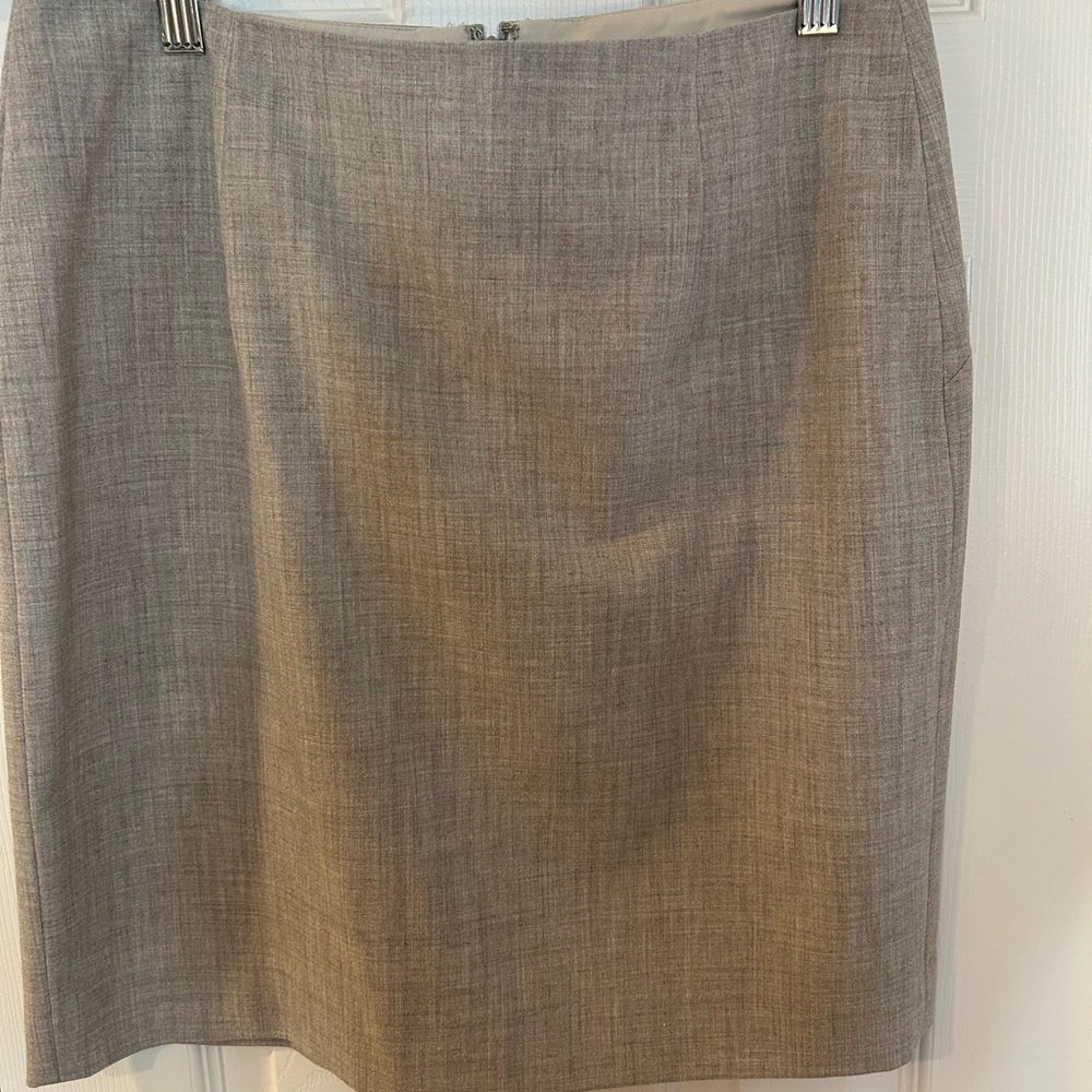 Banana Republic classy skirt, mid lenght